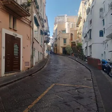 Nonna Giuseppina 이스키아